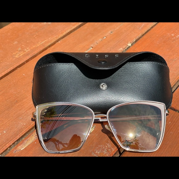 Diff Sunglasses, barely worn! Great condition! - Picture 7 of 7